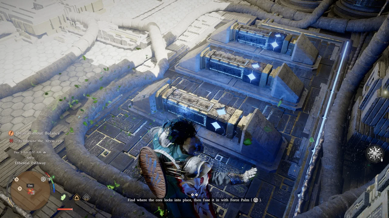 В этот самый момент перед вами появится полупрозрачная голограмма человека, раз за разом повторяющего один и тот же мощный удар. 