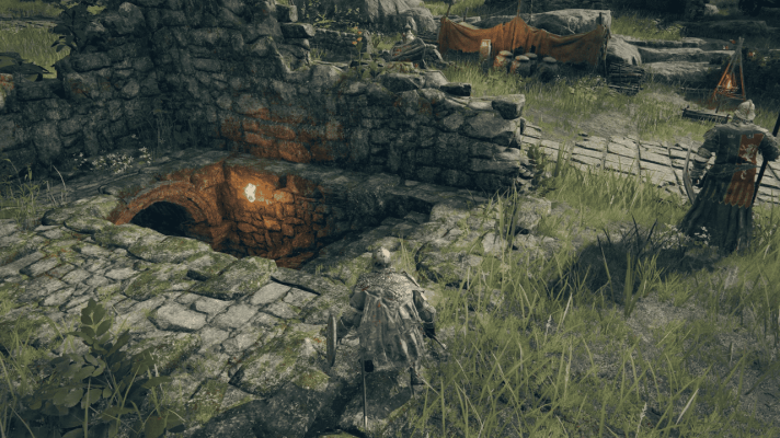 Если говорить об умениях оружия, то в южной части руин можно найти подземный туннель