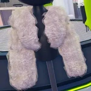 Пушистая куртка (Fluffy Jacket)
