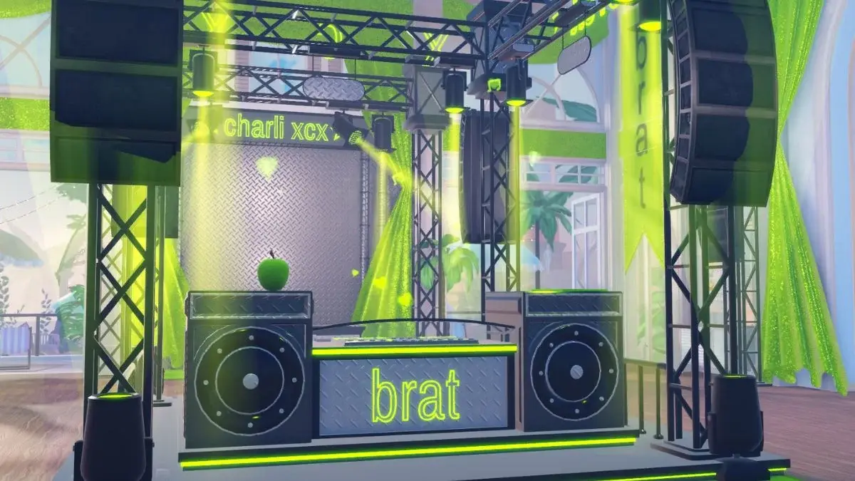 Сцена brat в лобби